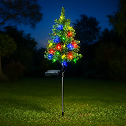 Wetterfester Solar-Weihnachtsbaum — Strahlend schön für verschneite Wintertage