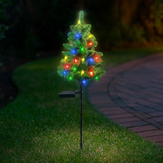 Wetterfester Solar-Weihnachtsbaum — Strahlend schön für verschneite Wintertage