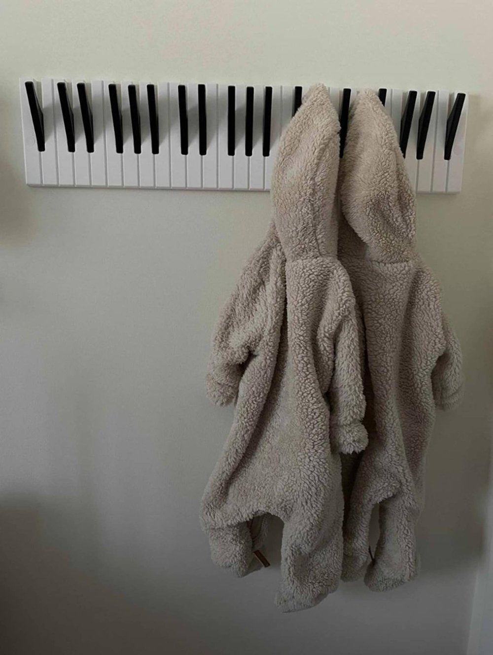 Wandgarderobe – Kreatives Klavierdesign für Musikliebhaber & Kinderzimmer Mivoza Deutschland
