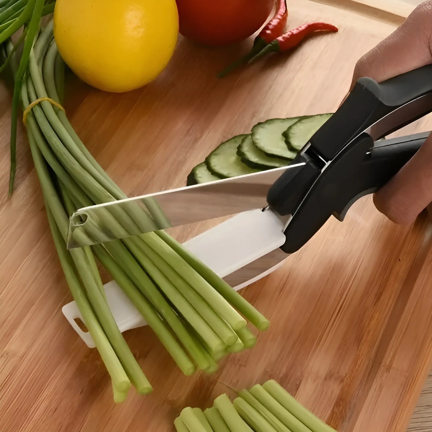 KitchenShears™ Dein Ticket zum 10-mal schnelleren Schneiden, Würfeln und Hacken! Mivoza Deutschland