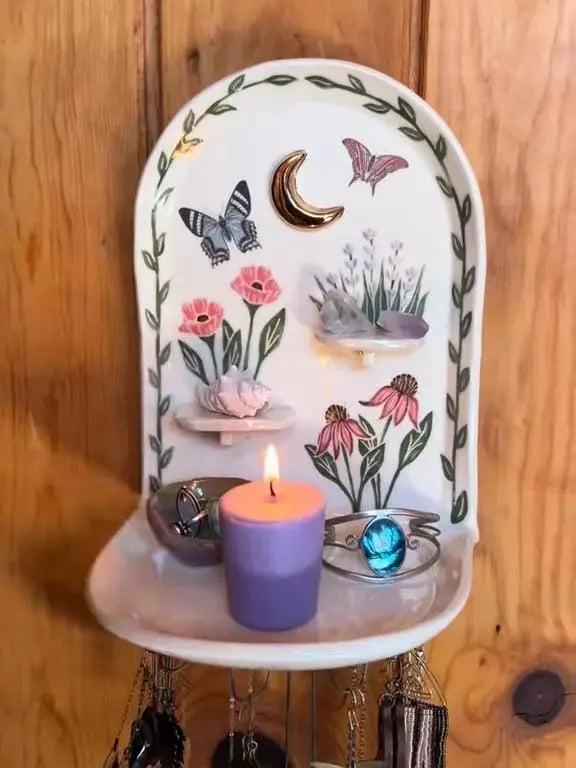 Sacred Floral Schmuckaltar – Ein Ort der Ruhe und Bedeutung Mivoza Deutschland