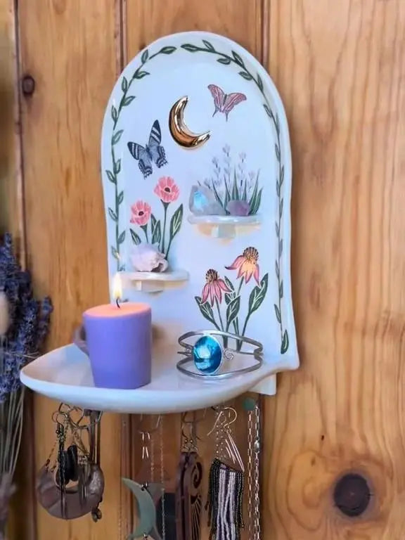 Sacred Floral Schmuckaltar – Ein Ort der Ruhe und Bedeutung Mivoza Deutschland