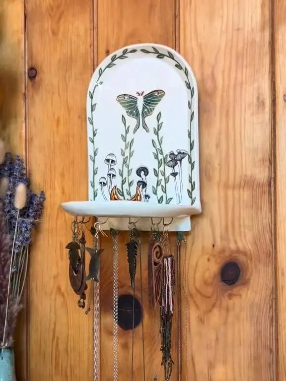 Sacred Floral Schmuckaltar – Ein Ort der Ruhe und Bedeutung Mivoza Deutschland