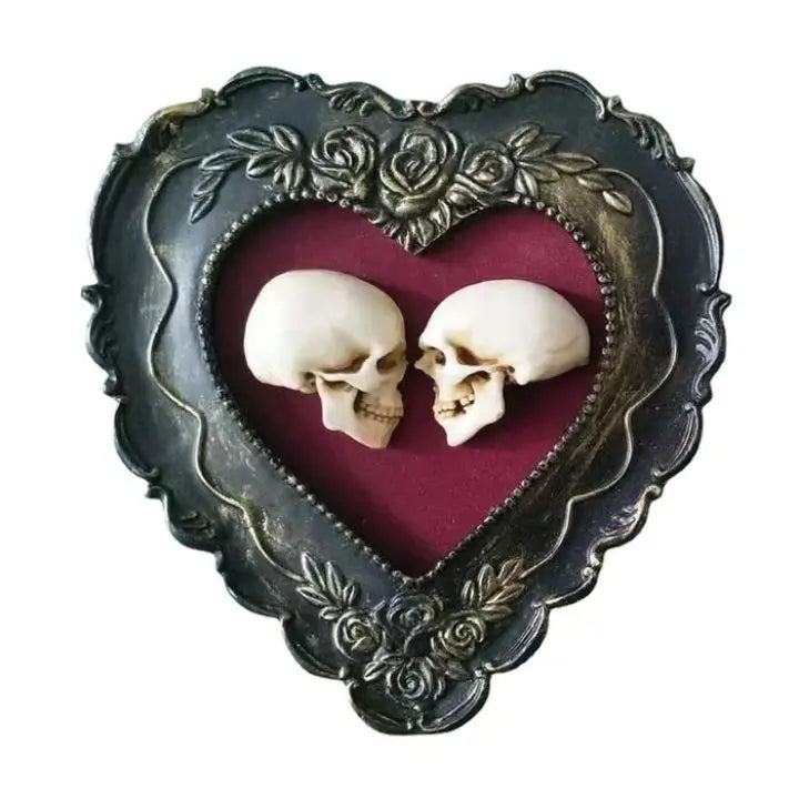 Wahre Liebe – Handgefertigte Totenkopf Kunst im Herzrahmen Mivoza Deutschland