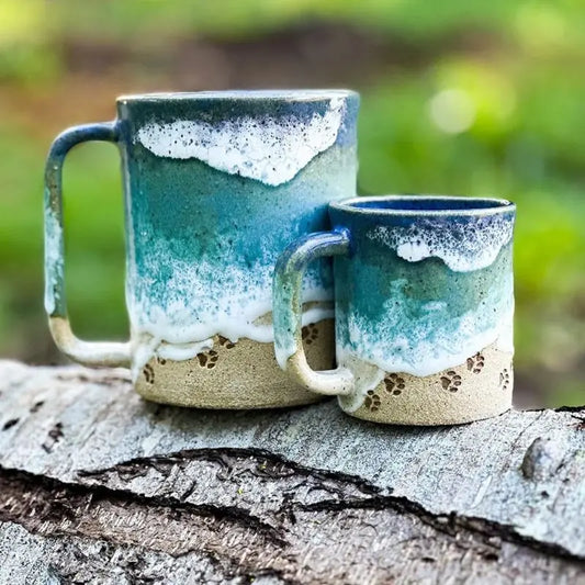 3D-Tasse in Form einer Pfote mit Küstenlinie Mivoza Deutschland