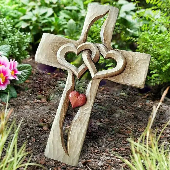 Gravierter Kreuz mit ineinander verschlungenen Herzen Mivoza Deutschland