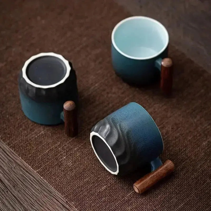 Handgefertigte Kaffeetasse aus Keramik mit Holzgriff Mivoza Deutschland