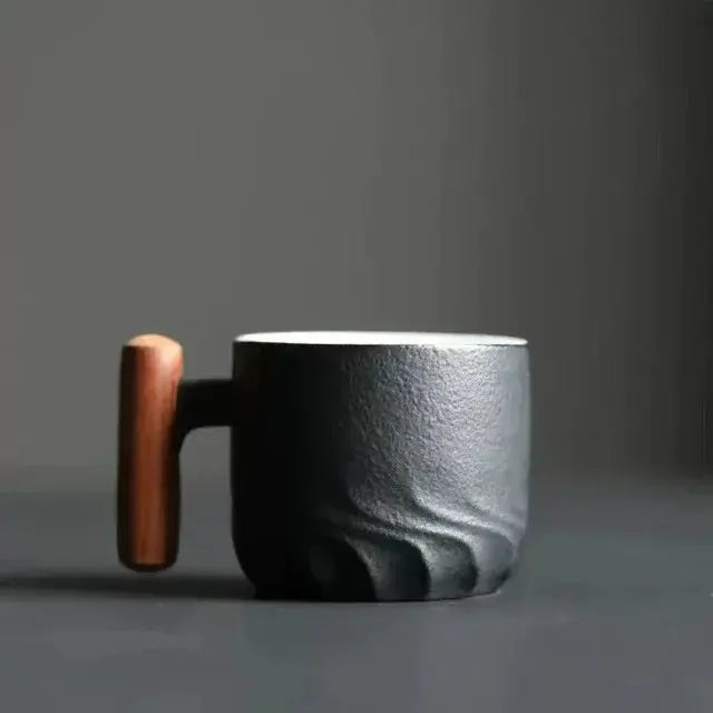 Handgefertigte Kaffeetasse aus Keramik mit Holzgriff Mivoza Deutschland