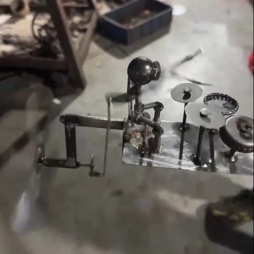 Metall-Windrad „Rockband“ – Bewegte Gartendeko mit Charakter Mivoza Deutschland