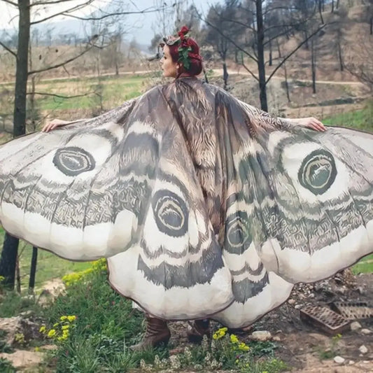 Mystischer Umhang „Grey Moth“ – Eleganz & Zauber in einem atemberaubenden Cape Mivoza Deutschland