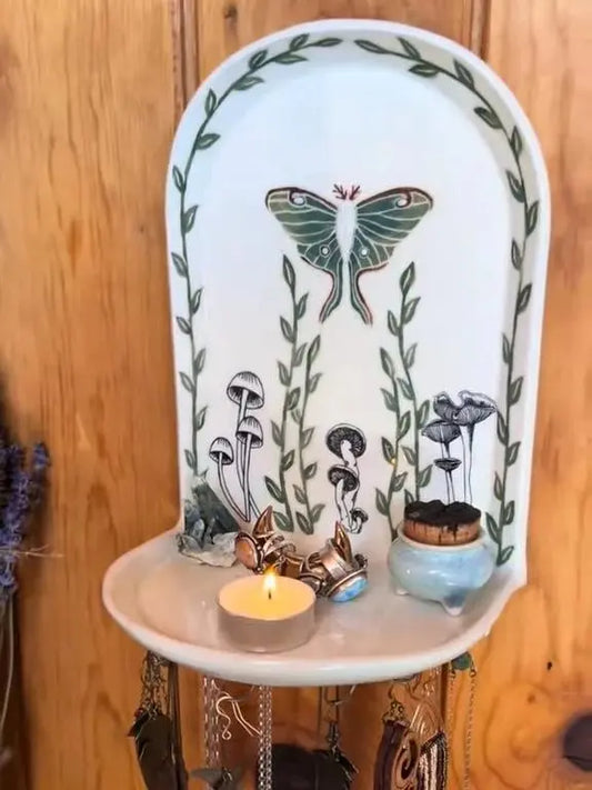 Sacred Floral Schmuckaltar – Ein Ort der Ruhe und Bedeutung Mivoza Deutschland