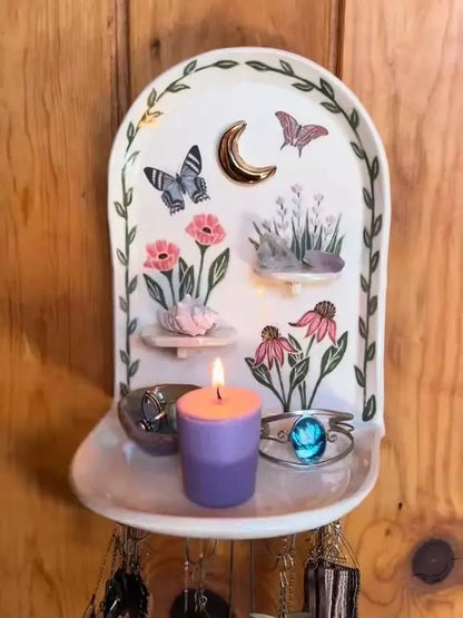 Sacred Floral Schmuckaltar – Ein Ort der Ruhe und Bedeutung Mivoza Deutschland