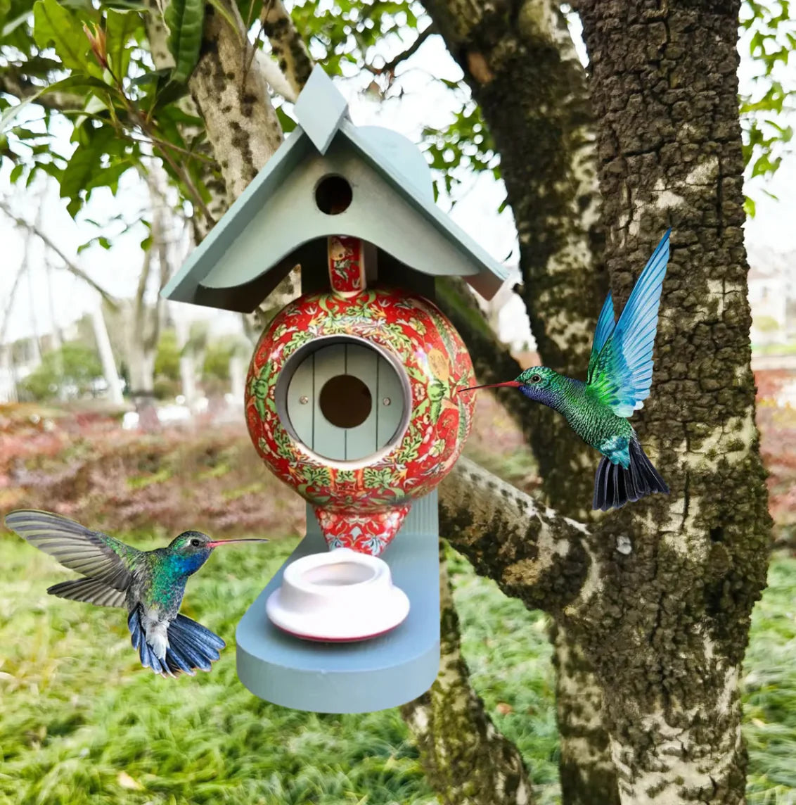 Buntes Teekannen-Vogelhaus