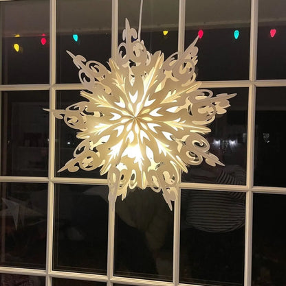 Schneeflocken-Weihnachtslaterne – Elegantes Licht für Winterabende Mivoza Deutschland