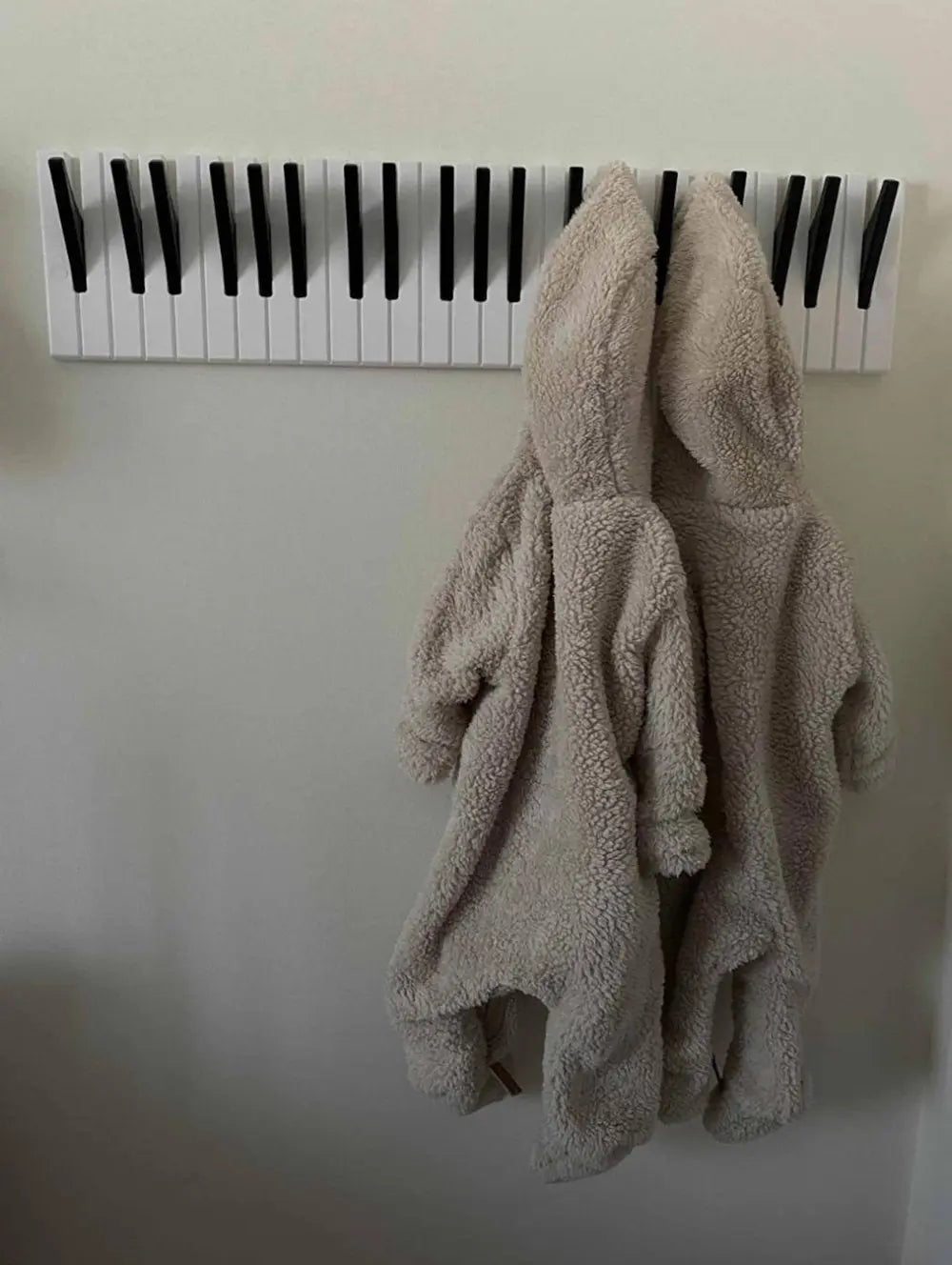 Wandgarderobe – Kreatives Klavierdesign für Musikliebhaber & Kinderzimmer Mivoza Deutschland