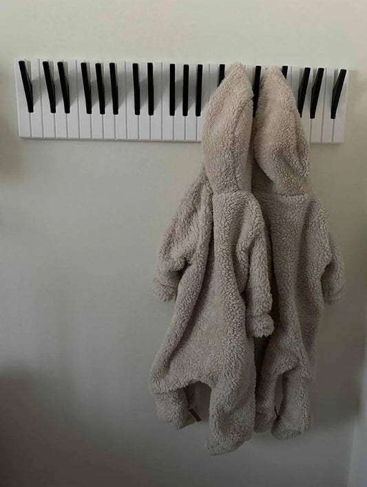 Wandgarderobe – Kreatives Klavierdesign für Musikliebhaber & Kinderzimmer Mivoza Deutschland