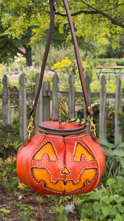 Handgefertigte Ledertasche — zeitloser Stil für jeden Tag