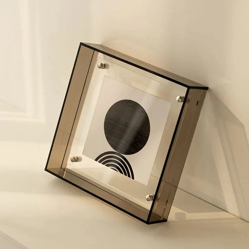 Schwebender Acrylrahmen