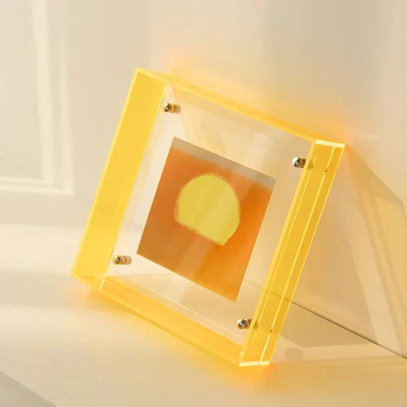 Schwebender Acrylrahmen