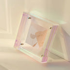 Schwebender Acrylrahmen